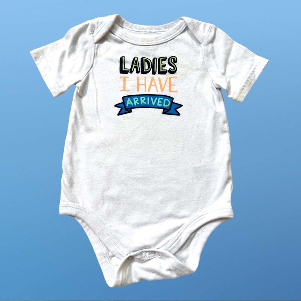 ⭐️ 5 for $25 Set of 2 Baby Onesies Size 6–9 Months - Picture 4 of 9